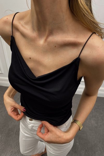 İp Askılı Degaje Yaka Atlet