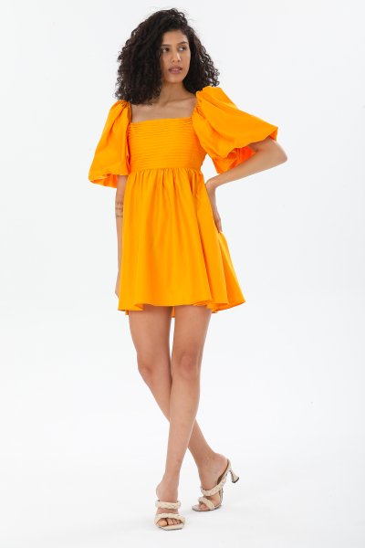 Beli Lastikli Sırttan Bağlamalı Balon Kol Elbise