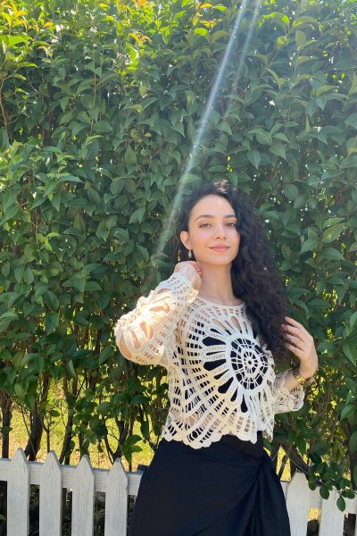 İşlemeli Crop Bluz
