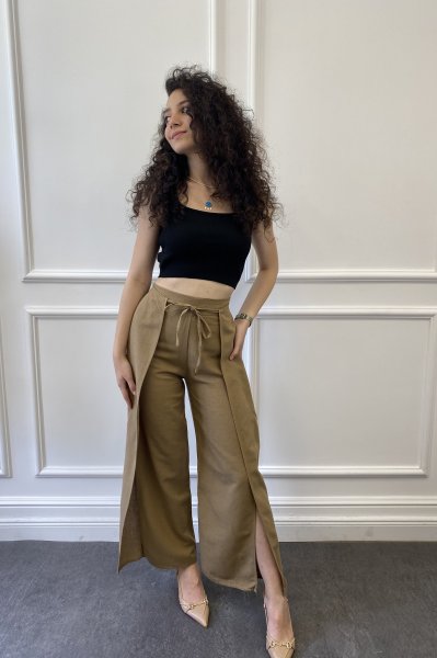 Belden Bağlamalı Yırtmaçlı Pantolon