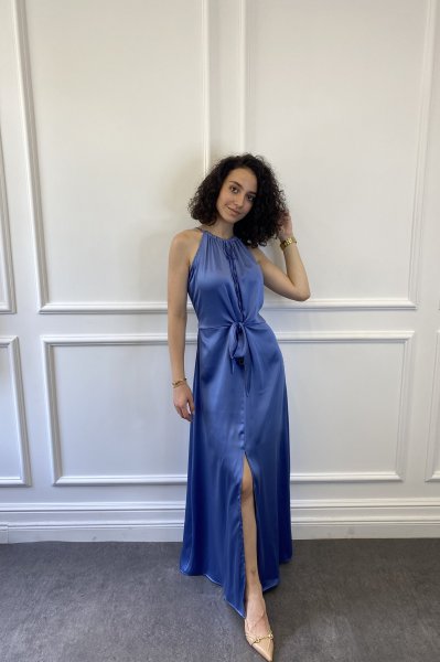 Sırt Dekolteli Bağcıklı Elbise