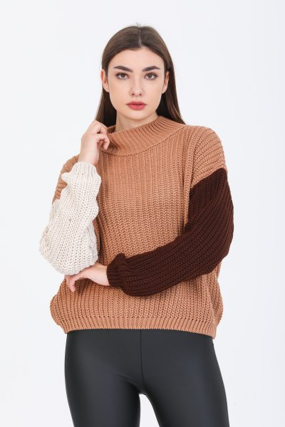 Dik Yaka Kol Renkli Kazak