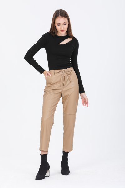 Dizden Parçalı Bağcıklı Deri Pantolon