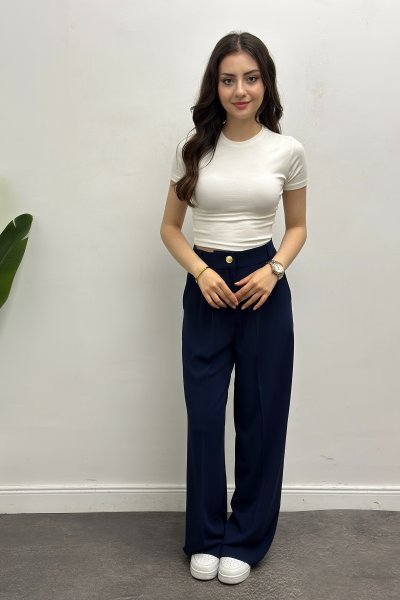 Kadın Pile Detaylı Geniş Paça Kumaş Pantolon