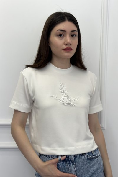 Kuş Nakışlı Tişört