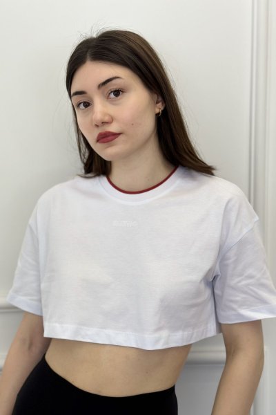 Yakası Şerit Detay Kadın Orijinal Crop Tişört