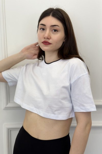 Yakası Şerit Detay Kadın Orijinal Crop Tişört