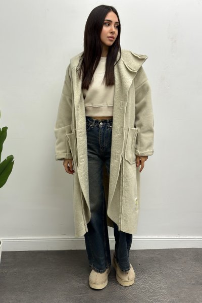 Macar Keçe Kapşonlu Kadın Kaban