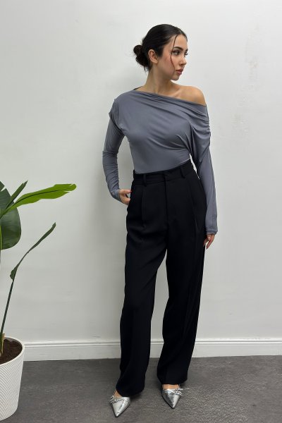 Kadın Kayık Yaka Tek Omzu Büzgülü Bluz
