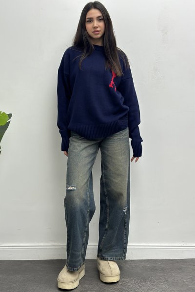 Kadın Muadil Kalp Nakışlı Kazak