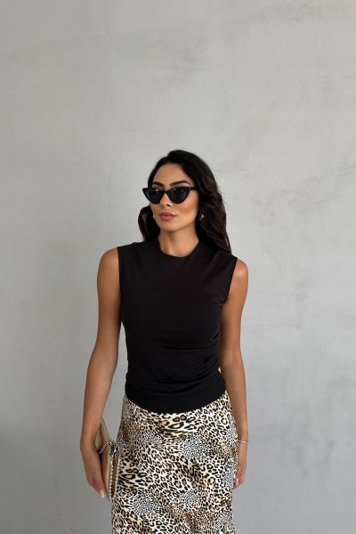 Kadın Yanı Büzgülü Sıfır Kol Tişört