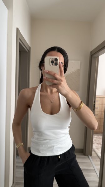 Kadın Boyundan Askılı Halter Yaka Top