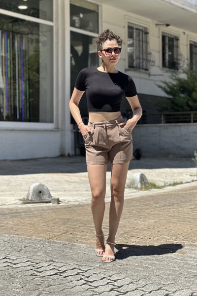 Kadın Pileli Kumaş Şort