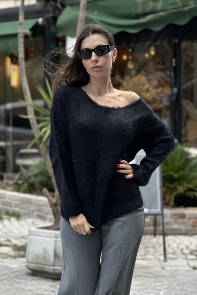 Kadın Kayık Yaka Yumuşak Dokulu Triko Kazak