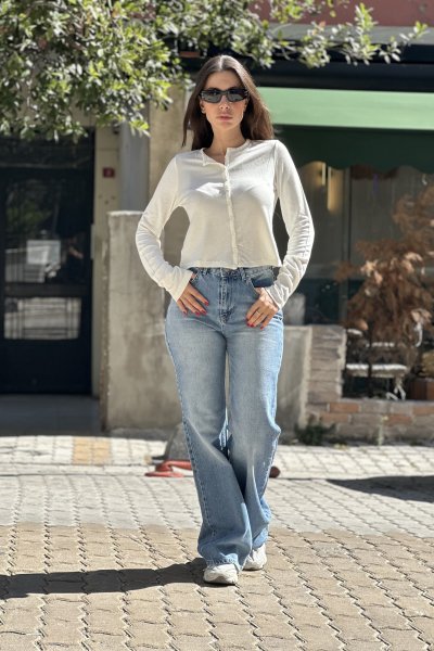 Kadın Düğmeli ve Detaylı İnce Yumuşak Triko Hırka