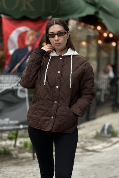 Kadın Kapüşon Garni Detaylı Kapitone Mont