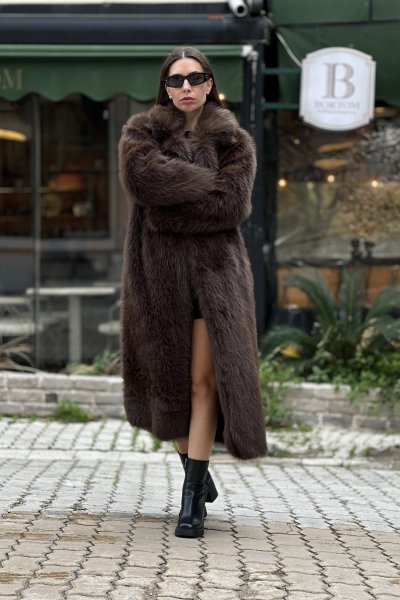 Kadın İçi Astarlı Uzun Kürk Kaban