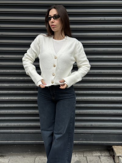 Kadın V Yaka Düğmeli Yumoş Hırka