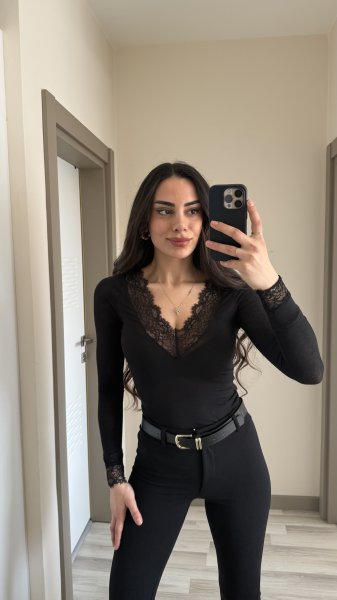 Kadın Kaşmir Dantel Detay V Yaka Bluz