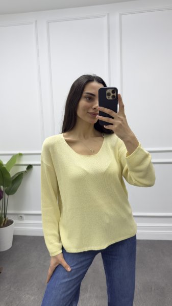 Kadın Oval Yaka Yumuşak Dokulu Triko Kazak