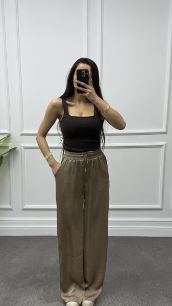 Kadın Beli Lastikli Bol Paça Saten Pantolon